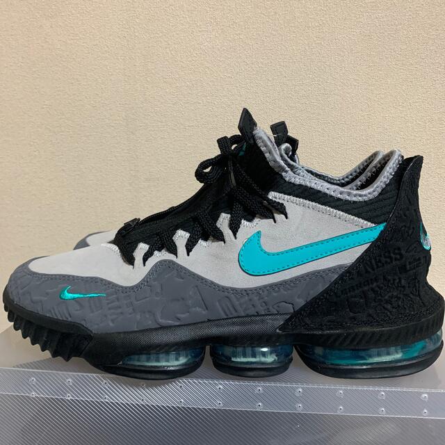 atmos(アトモス)のNike lebron Xbox low ac wolf 27.5cm メンズの靴/シューズ(スニーカー)の商品写真