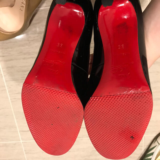 Christian Louboutin(クリスチャンルブタン)のルブタン　エナメルパンプス レディースの靴/シューズ(ハイヒール/パンプス)の商品写真