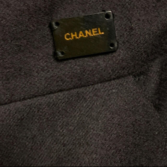 CHANEL(シャネル)の未使用CHANEL フラッグスーカト膝丈34CHANELロゴ入り両川ポケットあり レディースのスカート(ひざ丈スカート)の商品写真