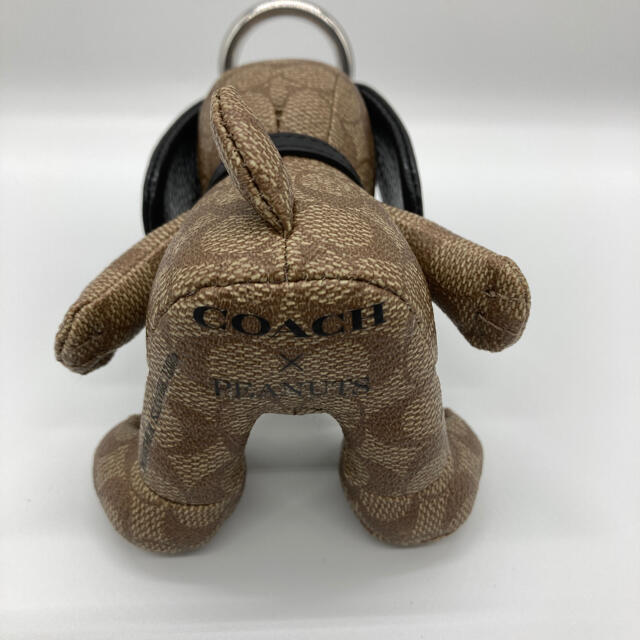 COACH(コーチ)の【送料無料】コーチCOACHスヌーピー　キーホルダー　人形　マスコット レディースのファッション小物(キーホルダー)の商品写真