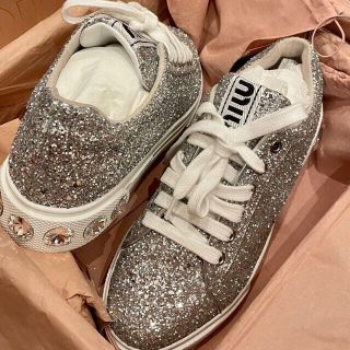 Miumiuミュウミュウ グリッタースニーカー | | oxygencycles.in