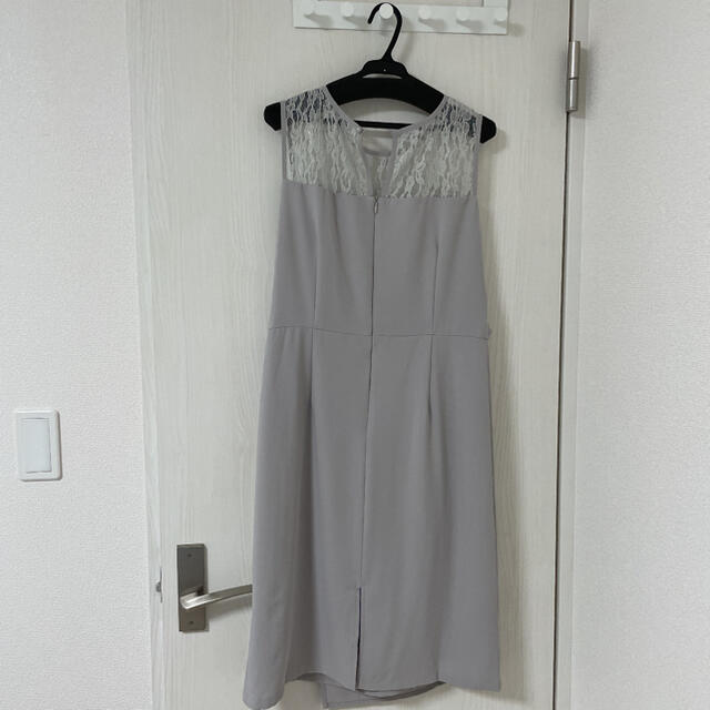 新品タグ付き　お呼ばれワンピース レディースのフォーマル/ドレス(ミディアムドレス)の商品写真