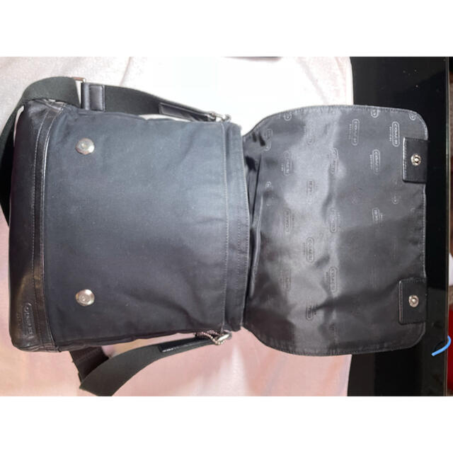 COACH(コーチ)のコーチショルダーバッグ黒　N 2H1160-Ｆ70458 メンズのバッグ(ショルダーバッグ)の商品写真