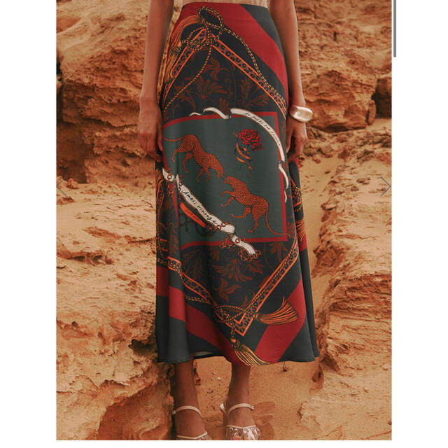 Ameri VINTAGE(アメリヴィンテージ)のMEDI TWIN CHEETAH FAKE SCARF SKIRT レディースのスカート(ロングスカート)の商品写真