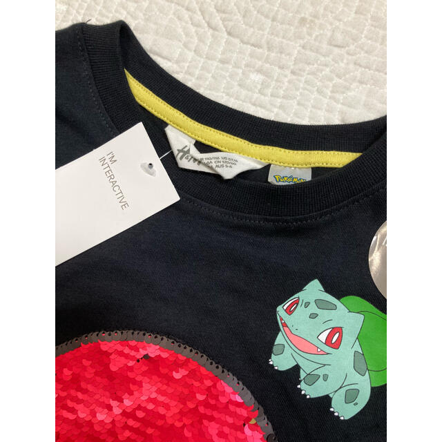 H&M(エイチアンドエム)の新品H&Mポケモンスパンコール半袖シャツ110センチピカチュウ キッズ/ベビー/マタニティのキッズ服男の子用(90cm~)(Tシャツ/カットソー)の商品写真