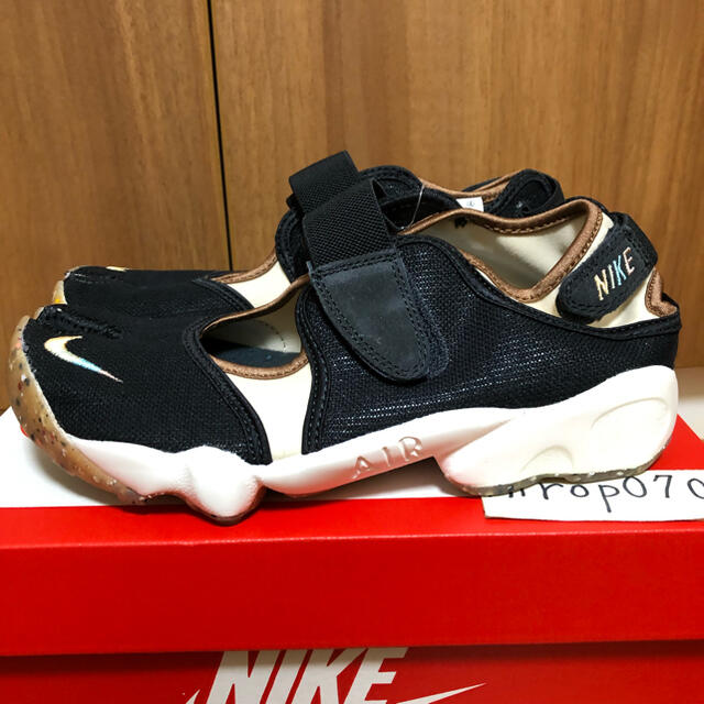 NIKE(ナイキ)のナイキ エア リフト NIKE WMNS AIR RIFT 25.0cm レディースの靴/シューズ(サンダル)の商品写真