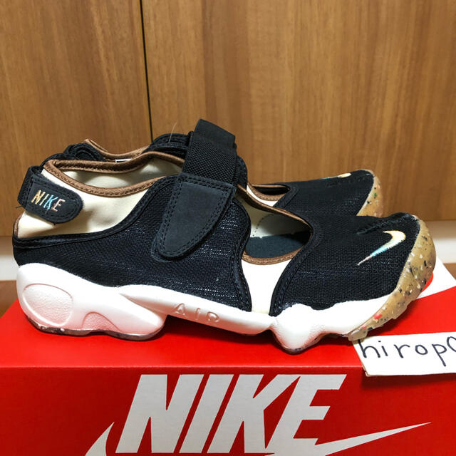 NIKE(ナイキ)のナイキ エア リフト NIKE WMNS AIR RIFT 25.0cm レディースの靴/シューズ(サンダル)の商品写真