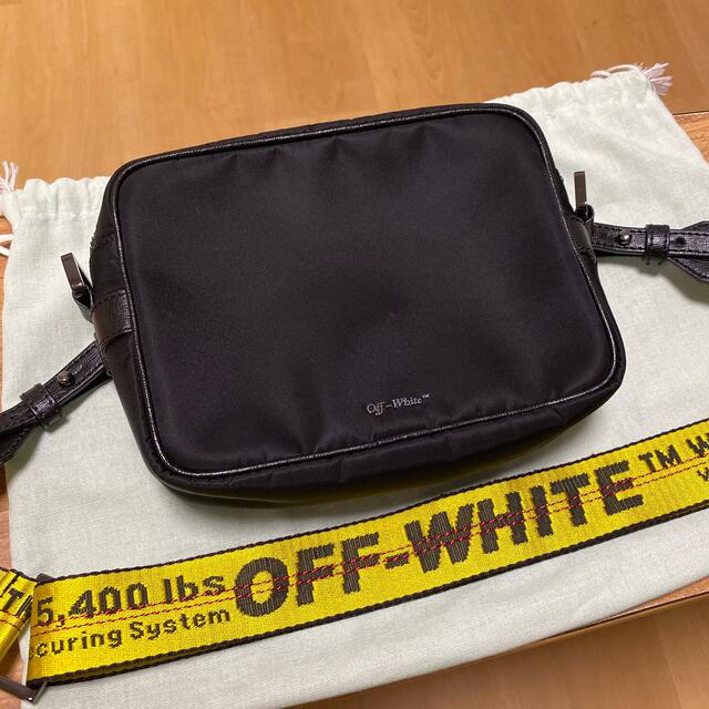 OFF-WHITE(オフホワイト)のOFF-WHITE オフホワイト　ストラップ　ショルダーバッグ メンズのバッグ(ショルダーバッグ)の商品写真