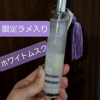 ザボディショップ(THE BODY SHOP)のホワイトムスクシマーミスト限定品★THE BODY SHOP(香水(女性用))