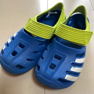 アディダス(adidas)のKIDS adidas サンダル サイズ 18.0cm 美品(サンダル)