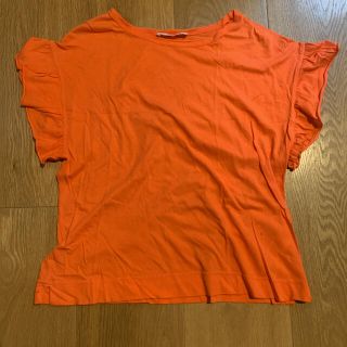 ザラ(ZARA)の【美品】ZARA ザラ　オレンジ　フリル袖トップス　M (カットソー(半袖/袖なし))