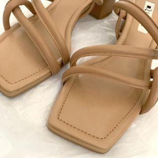 DIANA - DIANAのもっちりチューブストリングサンダル値下げ中の DIANA - DIANAのもっちりチューブストリングサンダル値下げ中の