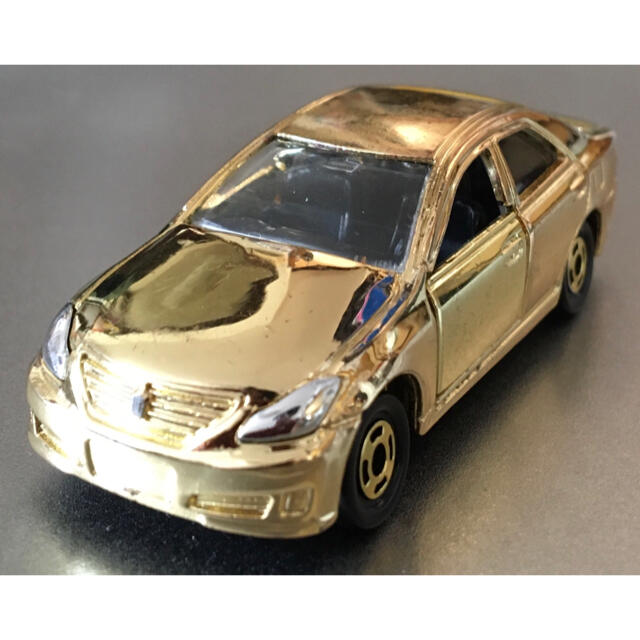 Takara Tomy - トミカ トヨタ クラウン 中古 ミニカー 金メッキ Takara Tomy - トミカ トヨタ クラウン 中古 ミニカー 金メッキ