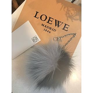 LOEWEファーチャーム