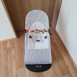 ベビービョルン(BABYBJORN)のバウンサー　ベビービョルン　メッシュ　木製トーイ(その他)