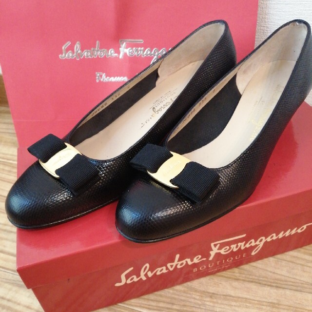 Ferragamo　パンプス　8C 　黒