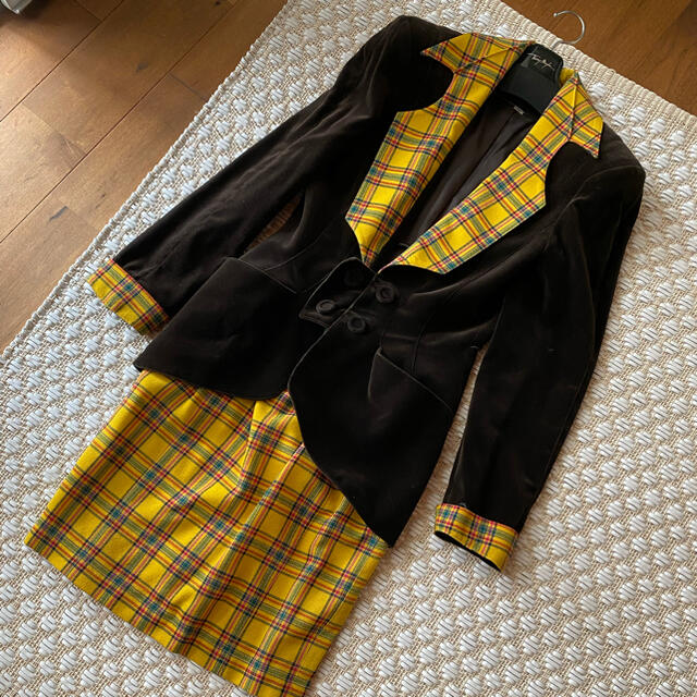 Thierry Mugler(ティエリーミュグレー)のティエリーミュグレー　スーツ　ベルベット　 Thierry Mugler レディースのフォーマル/ドレス(スーツ)の商品写真
