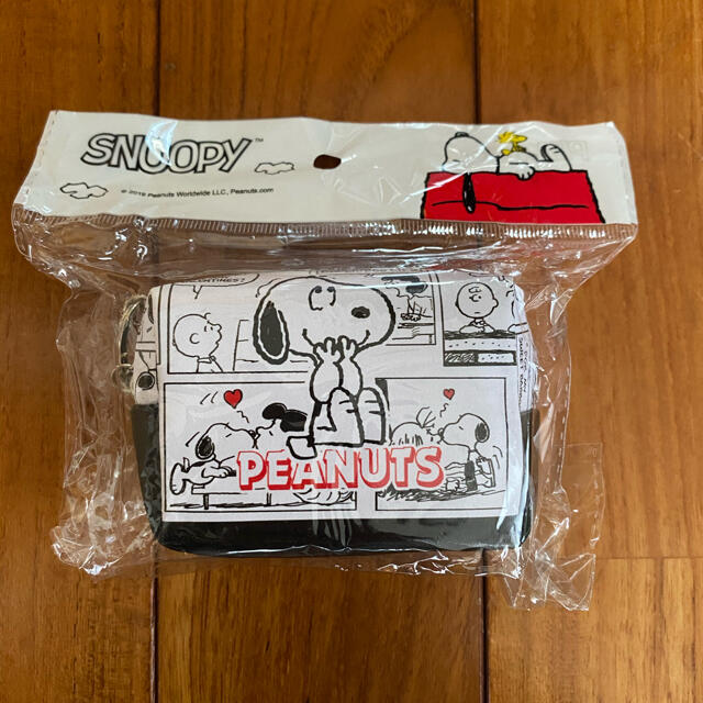 PEANUTS(ピーナッツ)のSNOOPY ミニポーチ エンタメ/ホビーのおもちゃ/ぬいぐるみ(キャラクターグッズ)の商品写真