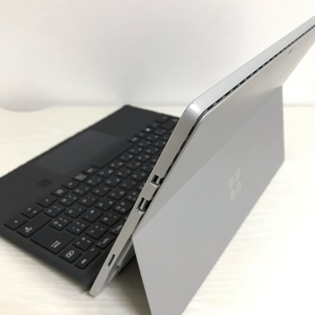 Microsoft(マイクロソフト)の[美品]Surface Pro5 i5 8G/ 256G LTE Office付 スマホ/家電/カメラのPC/タブレット(ノートPC)の商品写真