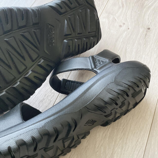 Teva(テバ)の早い物勝ち‼︎ラスト1足【新品】tevaハリケーンサンダル22㎝♡お値下げ♡ レディースの靴/シューズ(サンダル)の商品写真