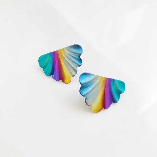 Retro ＊ metallic rainbow pierce レディースのアクセサリー(ピアス)の商品写真