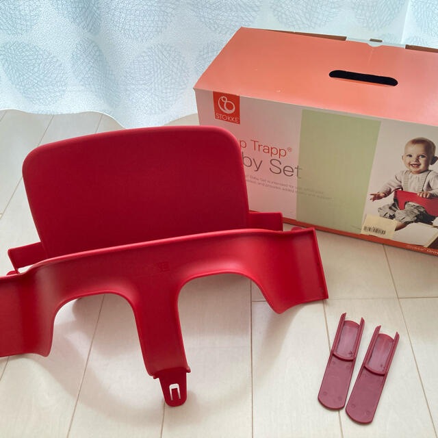 Stokke(ストッケ)のストッケ トリップトラップ ベビーセット 赤 STOKKE キッズ/ベビー/マタニティの授乳/お食事用品(その他)の商品写真