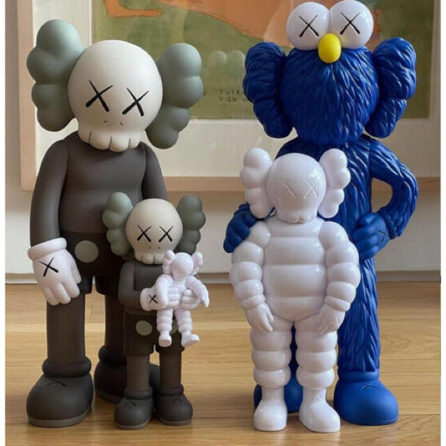 MEDICOM TOY(メディコムトイ)のKaws TOKYO FIRST family brown 新品未使用 エンタメ/ホビーのフィギュア(その他)の商品写真