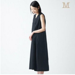 ムジルシリョウヒン(MUJI (無印良品))の★新品★ 無印良品 フレンチリネン洗いざらしノースリーブワンピース／黒／Ｍ(ひざ丈ワンピース)