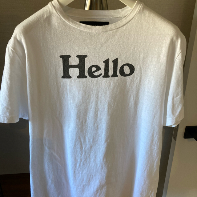 MADISONBLUE(マディソンブルー)のMADISONBLUE マディソンブルー Tシャツ Ｈｅｌｌｏ ホワイト 2 レディースのトップス(Tシャツ(半袖/袖なし))の商品写真