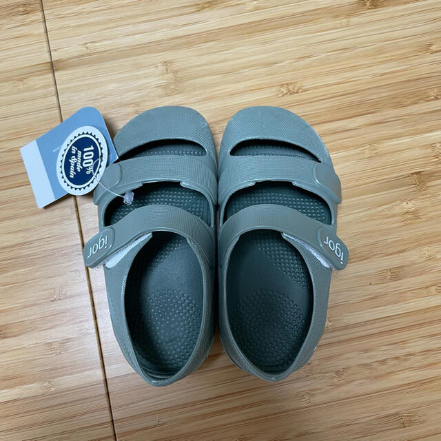 SHIPS KIDS(シップスキッズ)の【新品未使用】igor BONDI SANDAL SOLID(23size) キッズ/ベビー/マタニティのベビー靴/シューズ(~14cm)(サンダル)の商品写真