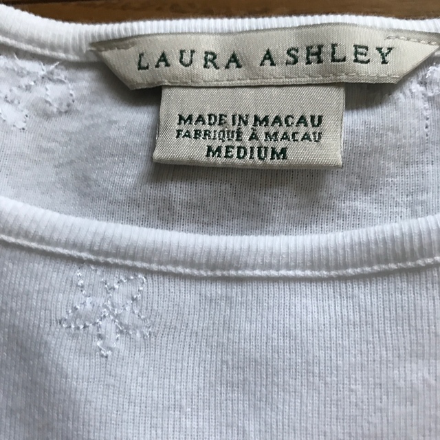 LAURA ASHLEY(ローラアシュレイ)の断捨離　お値下げ　ローラアシュレイ  Tシャツ レディースのトップス(Tシャツ(半袖/袖なし))の商品写真