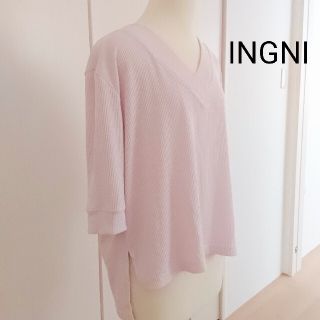 イング(INGNI)の五分丈　Vネックカットソー　ピンクラベンダー(カットソー(半袖/袖なし))