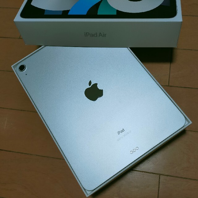 スマホ/家電/カメラiPad Air4 Wi-Fiモデル 64GB シルバー 10.9インチ