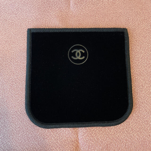 CHANEL(シャネル)のCHANEL ミロワールドゥーブルファセット 手鏡 コスメ/美容のメイク道具/ケアグッズ(ボトル・ケース・携帯小物)の商品写真