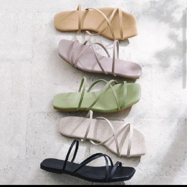 試着のみ　ヒラキ　サンダル　ベージュ　L レディースの靴/シューズ(サンダル)の商品写真