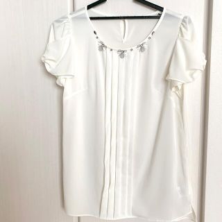 レッセパッセ(LAISSE PASSE)の美品 レッセパッセ LAISSE PASSE ビジュー白ブラウス 夏(シャツ/ブラウス(半袖/袖なし))