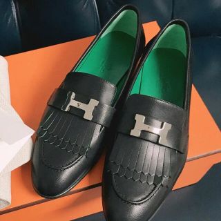 エルメス(Hermes)の大人気エルメス モカシン ローファー38ブラック(ローファー/革靴)