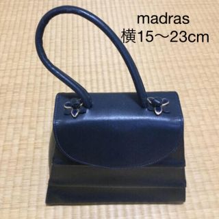 マドラス(madras)の*値下げ ¥2222→¥1999  madras 花飾りネイビー ハンドバッグ (ハンドバッグ)