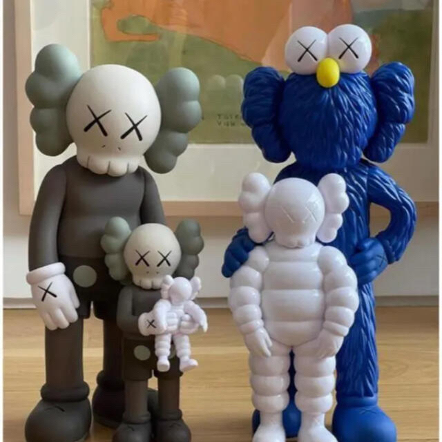 KAWS FAMILY BROWN/BLUE/WHITE 24時間以内発送