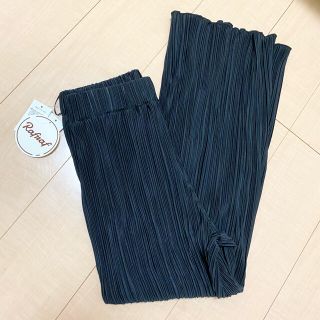 シマムラ(しまむら)のしまむら　Rafraf  カットプリーツパンツ 黒 Mサイズ(カジュアルパンツ)