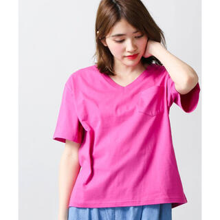 ウィゴー(WEGO)のWEGO ピンクのTシャツ　シルクコットンVネックカットソー(Tシャツ(半袖/袖なし))