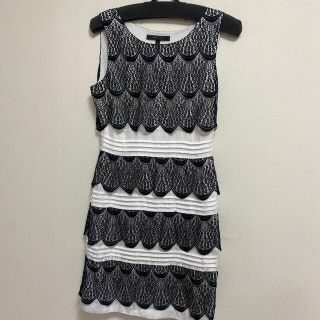 ビーシービージーマックスアズリア(BCBGMAXAZRIA)のBCBG ワンピース(ひざ丈ワンピース)