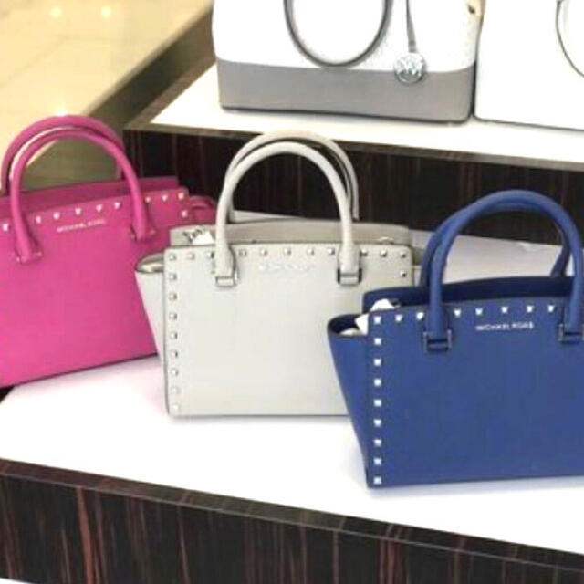 Michael Kors(マイケルコース)のマイケルコース Michael Kors】SELMA  スタッズ  2WAY レディースのバッグ(ハンドバッグ)の商品写真