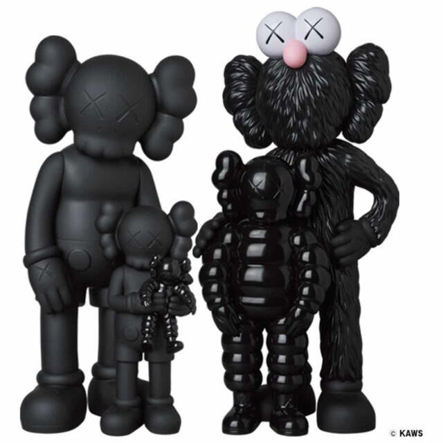 MEDICOM TOY(メディコムトイ)のKAWS FAMILY BLACK  エンタメ/ホビーのおもちゃ/ぬいぐるみ(ぬいぐるみ)の商品写真