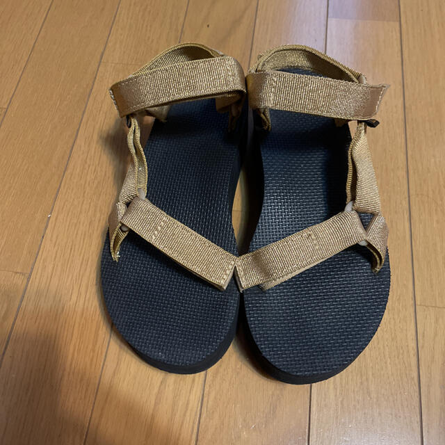 Teva(テバ)のTEVA  厚底スポーツサンダル　ゴールド レディースの靴/シューズ(サンダル)の商品写真