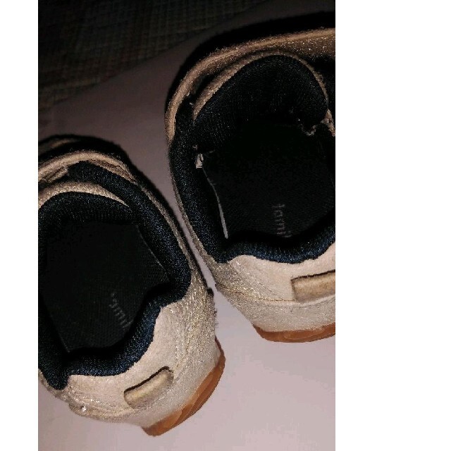 familiar(ファミリア)のファミリア 靴 13.5 運動靴 マジックテープ 紐靴 シンプル 人気 キッズ/ベビー/マタニティのベビー靴/シューズ(~14cm)(スニーカー)の商品写真