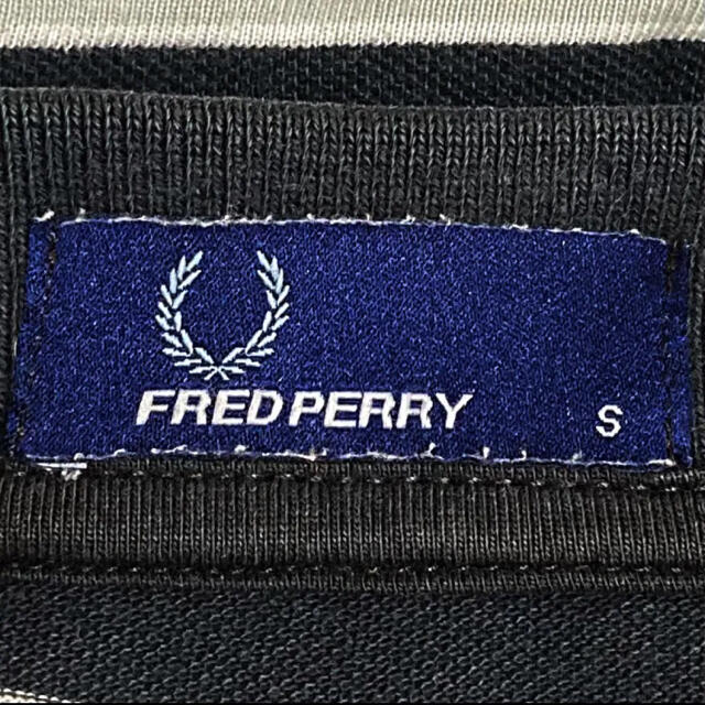 FRED PERRY(フレッドペリー)の【人気】FRED PERRY　フレッドペリー　ポロシャツ　ボーダー　メンズ メンズのトップス(ポロシャツ)の商品写真