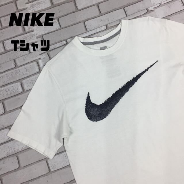 NIKE(ナイキ)の古着 NIKE ナイキ ロゴ ビッグロゴ デカロゴ tシャツ スウォッシュ メンズのトップス(Tシャツ/カットソー(半袖/袖なし))の商品写真