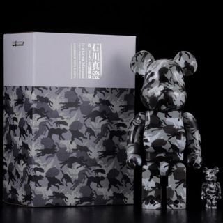 メディコムトイ(MEDICOM TOY)のBE@RBRICK 石川真澄「猫しぐさ 名採模様」 100% ＆ 400%(その他)