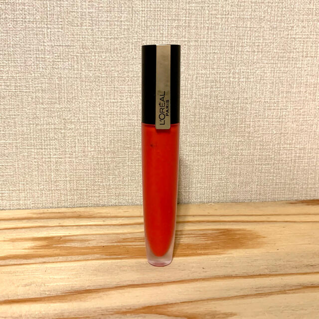 L'Oreal Paris - 定価1980円 ロレアル パリ ルージュシグネチャー 137